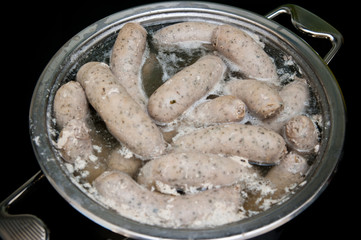 White sausage preparation, boiling