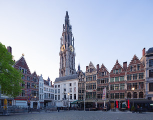 Obraz premium Market square and Cathedral of Our Lady in Antwerpen, Belgium.
