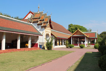 Obraz premium buddhist temple (Wat Phra That Haripunchai) in Lamphun (Thailand)