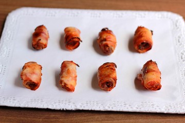 bacon con datil