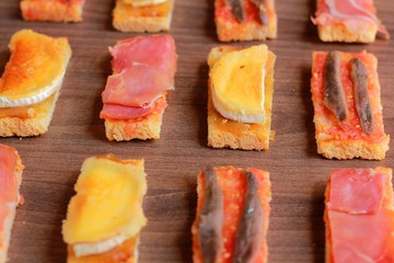 Tostas variadas