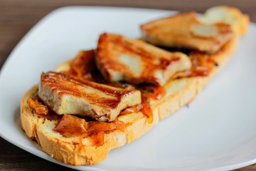 Tostas de solomillo