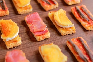 Tostas variadas