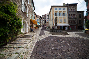 Francia, la regione del Auvergne. La città di Le Puy en Velay..