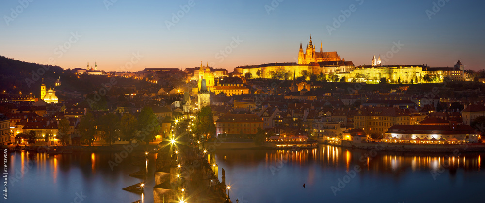 Wall mural Prague - The Charles Bridge, Castle and Cathedral withe the Vltava river at dusk. - Wall murals