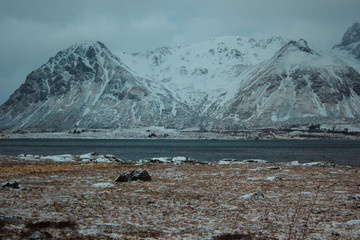 Îles Lofoten - Norvège - Lac gelé