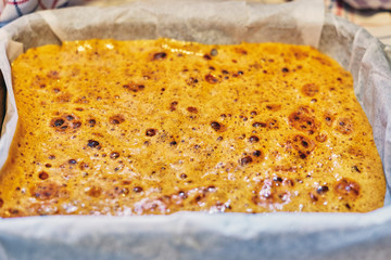 Making honeycomb at home - its messy