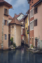 Fototapeta na wymiar The view chanal with old houses in medieval town Annecy, France