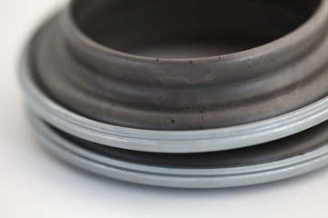 Thrust bearings absorber car