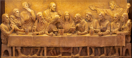 TAORMINA, ITALY - APRIL 9, 2018: The terracotta relief of Last Supper in Duomo (San Pancrazio) by Turi Azzolina (2014). - obrazy, fototapety, plakaty