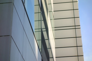 Fototapeta na wymiar Building window and blue sky