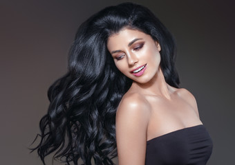 Naklejka premium Beautiful hair woman healthy skin and hairstyle 