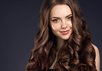 Naklejka premium Beautiful hair woman curly hairstyle shampoo female portrait