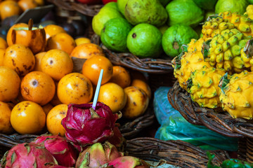 Früchte auf einem Markt in Funchal auf der Insel Madeira, Portugal