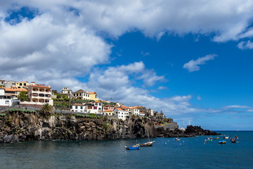Fototapeta premium Blick auf Camara de Lobos auf der Insel Madeira, Portugal