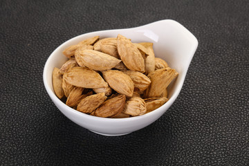 Unpeeled Almonds nuts