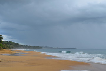 Fototapeta na wymiar Gloomy sky over the Bluff Beach, Bocas del Toro, Panama