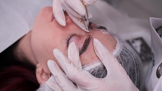 Eyebrow dusting pigment. Permanent makeup. 4K Slow Mo
