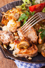 Schweinefilet auf Spätzle mit Pilzen