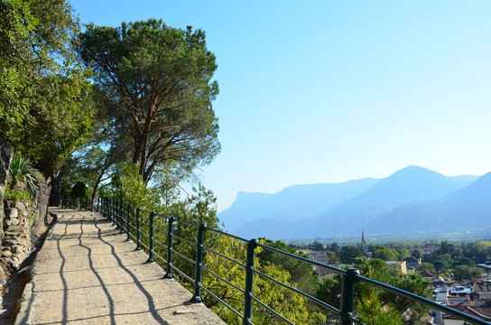 Tappeinerweg - Wanderweg oberhalb von Meran in S&uuml;dtirol
