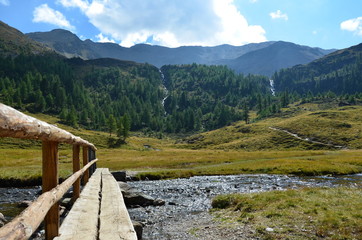 Fototapeta na wymiar Bergidylle im hintersten Ultental in Südtirol - Wanderparadies