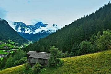 Fototapeta na wymiar Austrian Alps-view on the Breiter Spitz from cableway