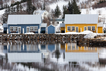 Fototapeta na wymiar Blue and Yellow iceland houses