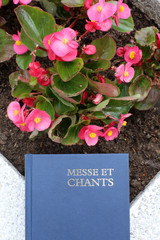 Livre de messe et chants. / Mass book and songs.