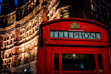Fototapeta na wymiar Rote Telefonzelle England