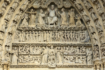 Tympan du portail du Jugement Dernier.. Cathédrale Notre-Dame d'Amiens. Tympanum of central...