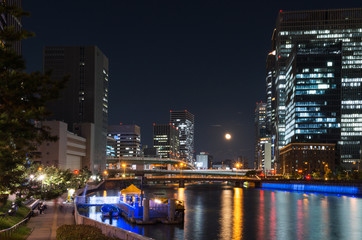Fototapeta na wymiar 夜の淀屋橋