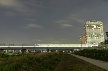 Fototapeta premium 二子玉川の夜の風景