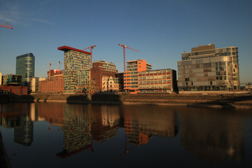 Morgenstimmung im Düsseldorfer MedienHafen