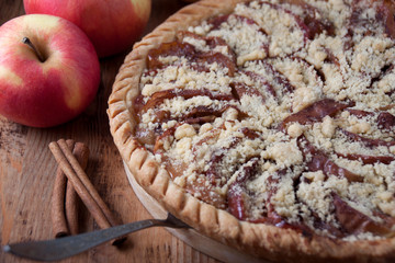 Shortbread Pie with Apple Filling