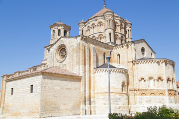 Fototapeta na wymiar Collegiate church of Santa MarÃ­a la Mayor (Church of Saint Mary the Great) Toro, Zamora, Spain
