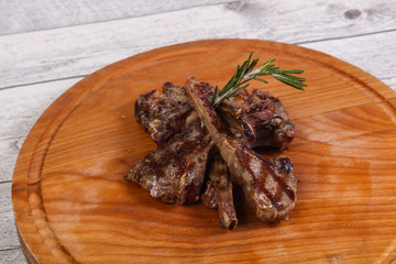 Grilled lamb with rosemary