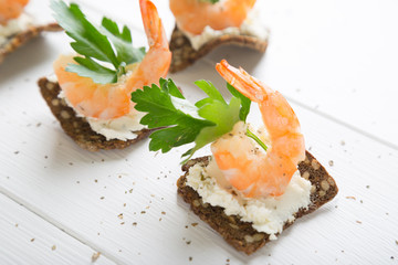 Appetizers with shrimps and cream cheese
