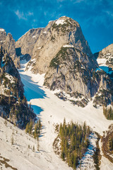 Berge in den Alpen von &Ouml;sterreich an einem Tag in der Sonne