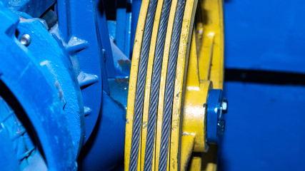 wire rope in the sheave groove for lifting equipment