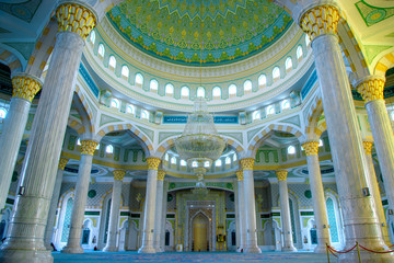 Obraz premium interior of the mosque in Astana kazakhstan