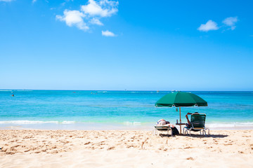 〈ハワイ〉ワイキキビーチの風景