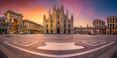 Milan, Italy. Panoramic cityscape image of Milan, Italy with Milan Cathedral during sunrise. - obrazy, fototapety, plakaty