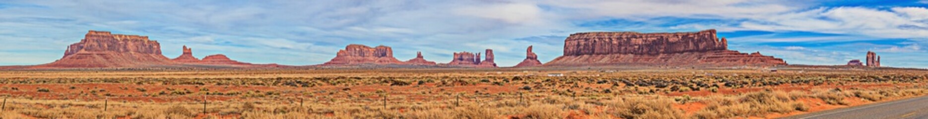Panoramic picture of Monument Valley © Aquarius