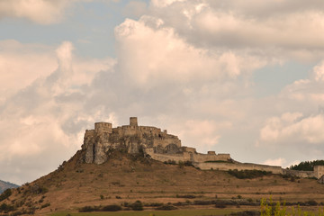 Obraz premium historic walls of the ruins of a historic castle Spis Slovakia