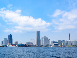 海上から見た横浜みなとみらい21地区