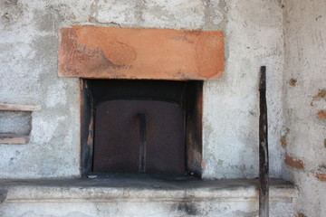 walled artisan oven for home grilling and pizza making