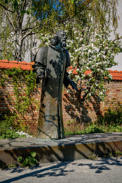 Denkmal des tschechischen Theologen und Reformp&auml;dagogen Johann Amos Comenius im Comenius-Garten Berlin-Neuk&ouml;lln
