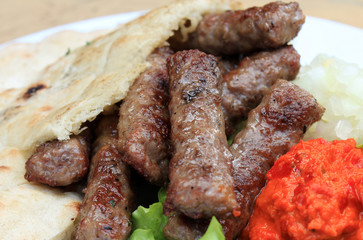 ボスニア料理　チェヴァピ