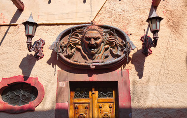 Fototapeta premium Mexico, Colorful buildings and streets of San Miguel de Allende in historic city center