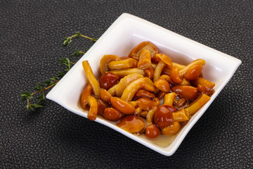 Pickled honey agaric